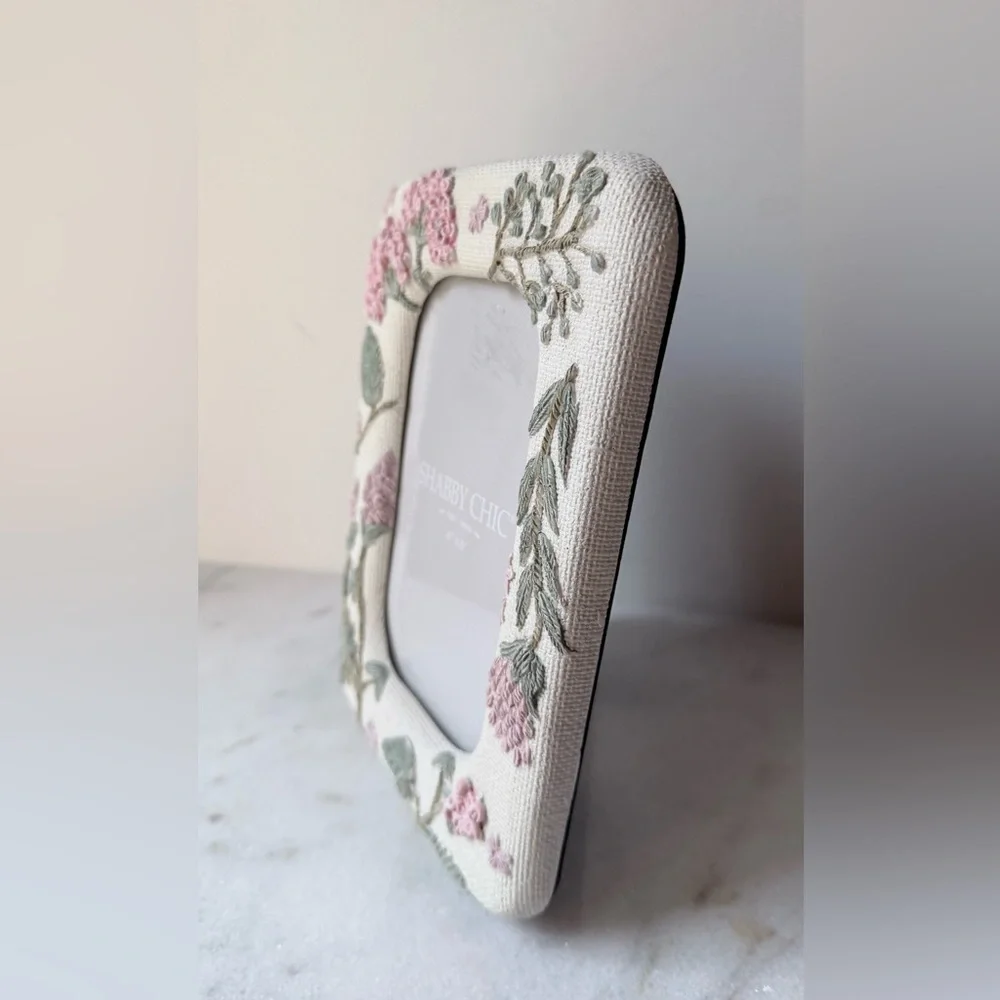 Chic Floral Embroidered ceramic Frame - Cream and Green